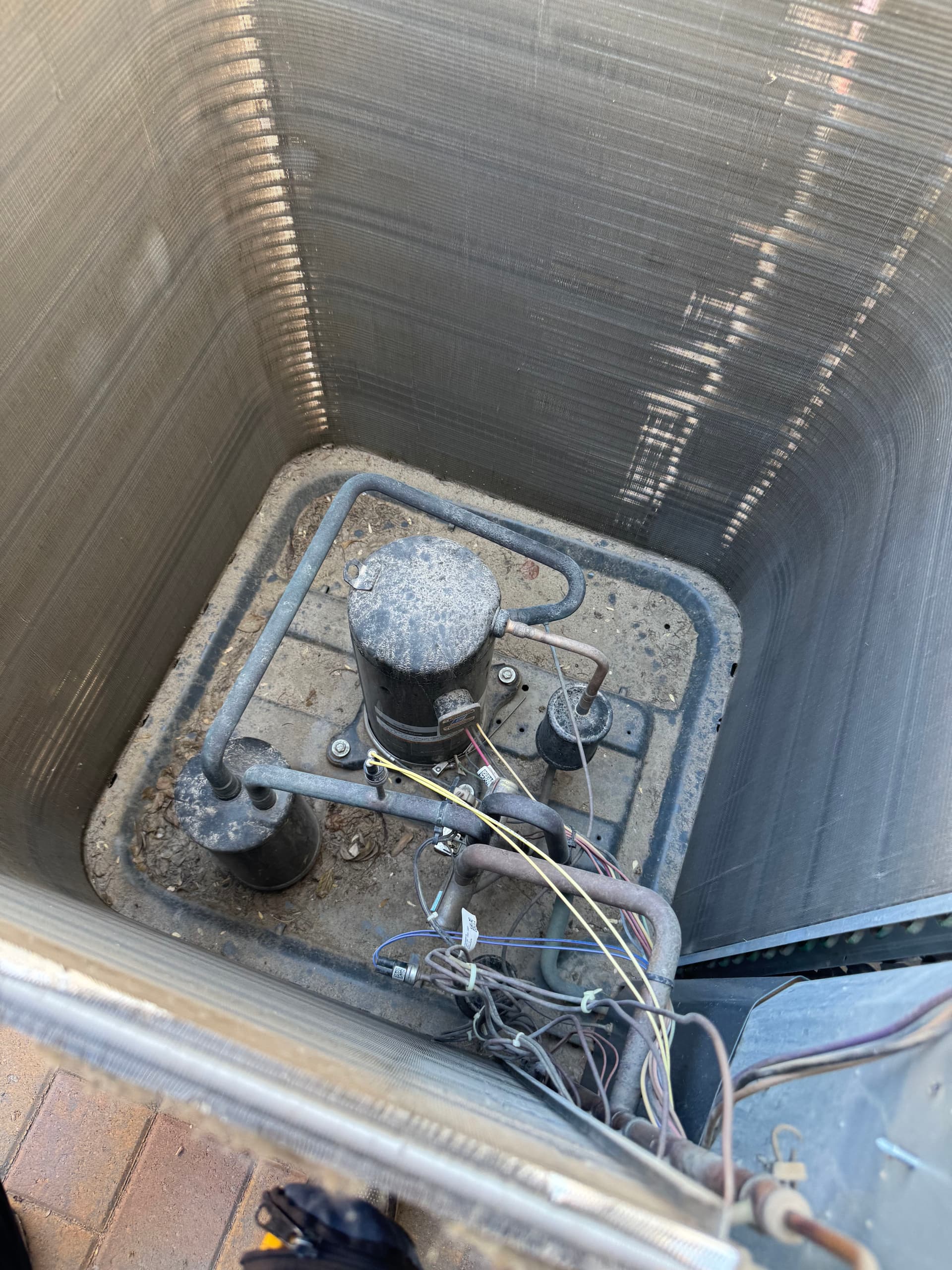 How a Full AC Maintenance Service Saved This Compressor image